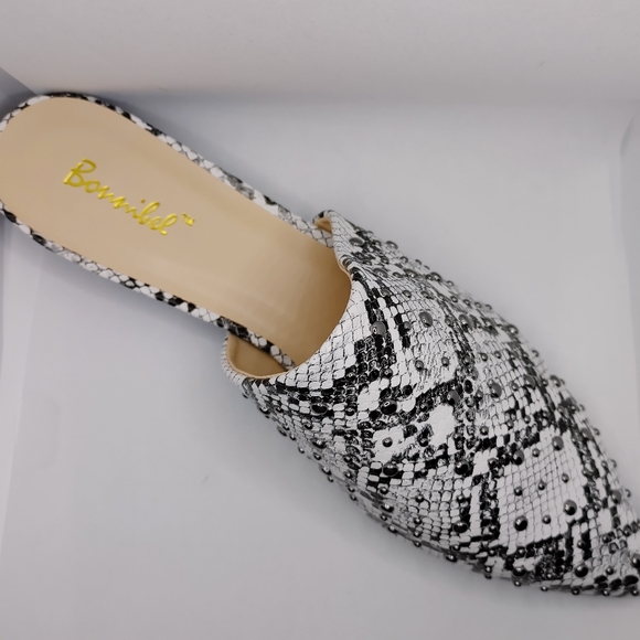 HOST PICK Studded Snakeskin Mule slides - Picture 6 of 9